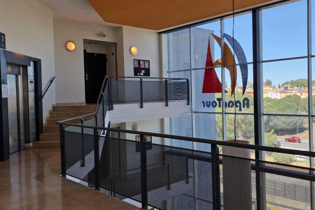 Apartment With Free Parking And Pool Bormujos Bagian luar foto