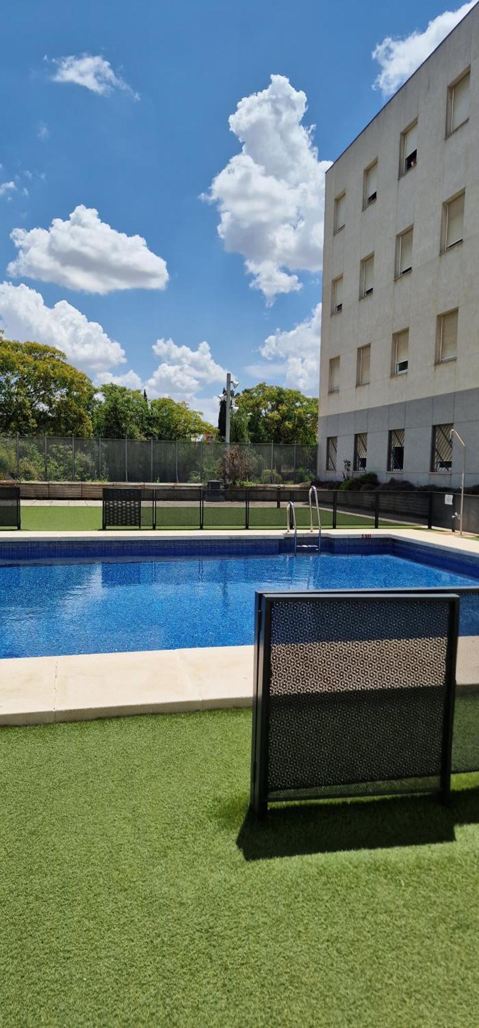 Apartment With Free Parking And Pool Bormujos Bagian luar foto
